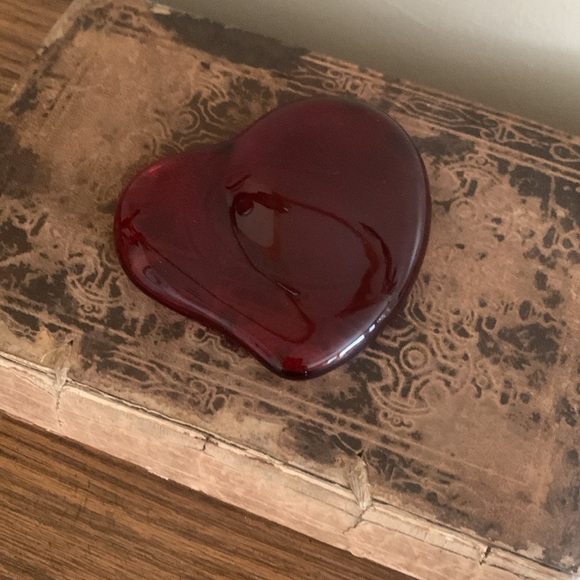 Tiffany & Co. Other - Tiffany & co red Elsa Peretti heart paperweight vintage holiday giftable